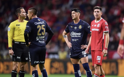 COMISIÓN DE ÁRBITROS RECONOCE ERROR EN GOL ANULADO A CHIVAS CONTRA TOLUCA